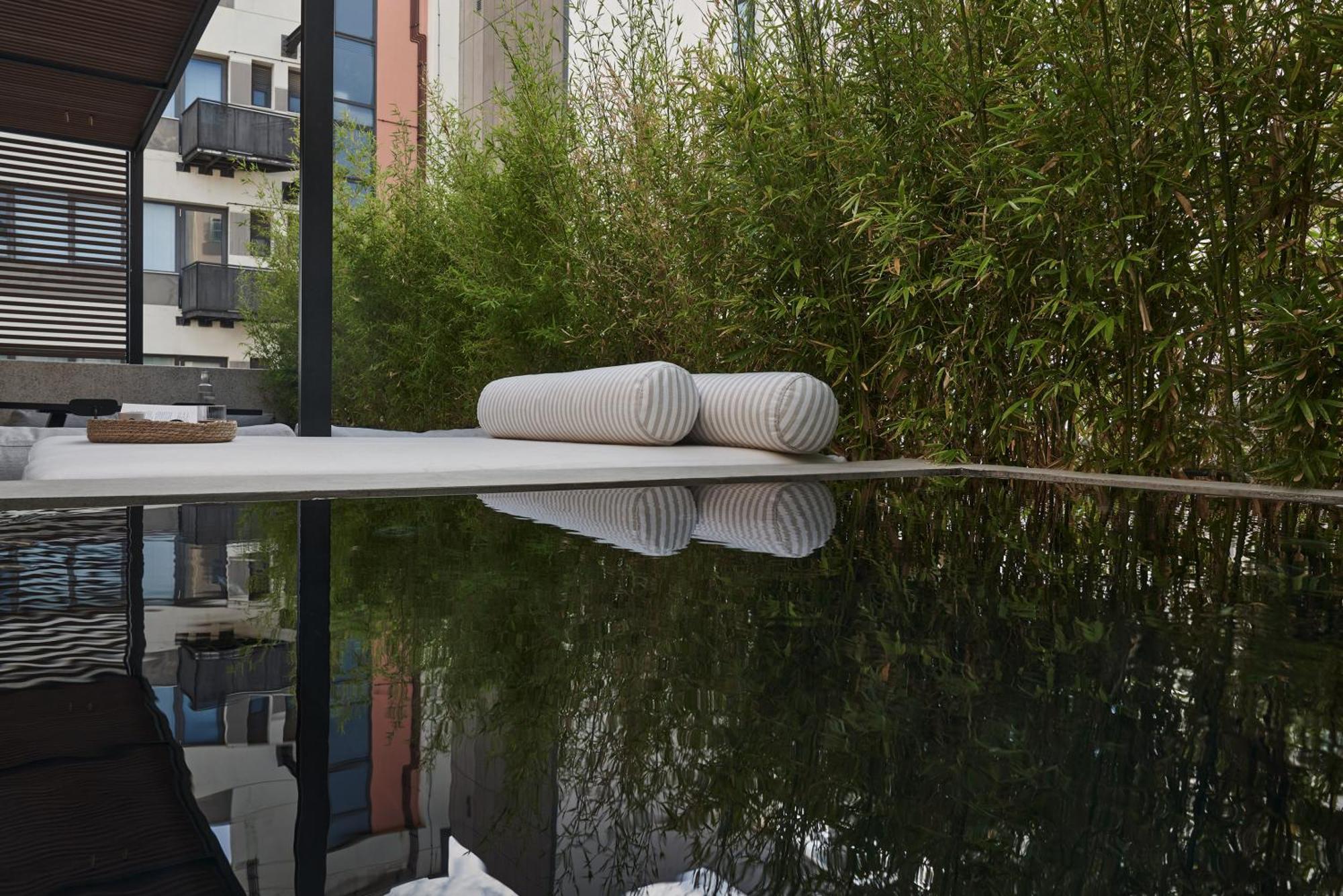Hotel The Newel Psychiko Atenas Exterior foto The reflecting pool