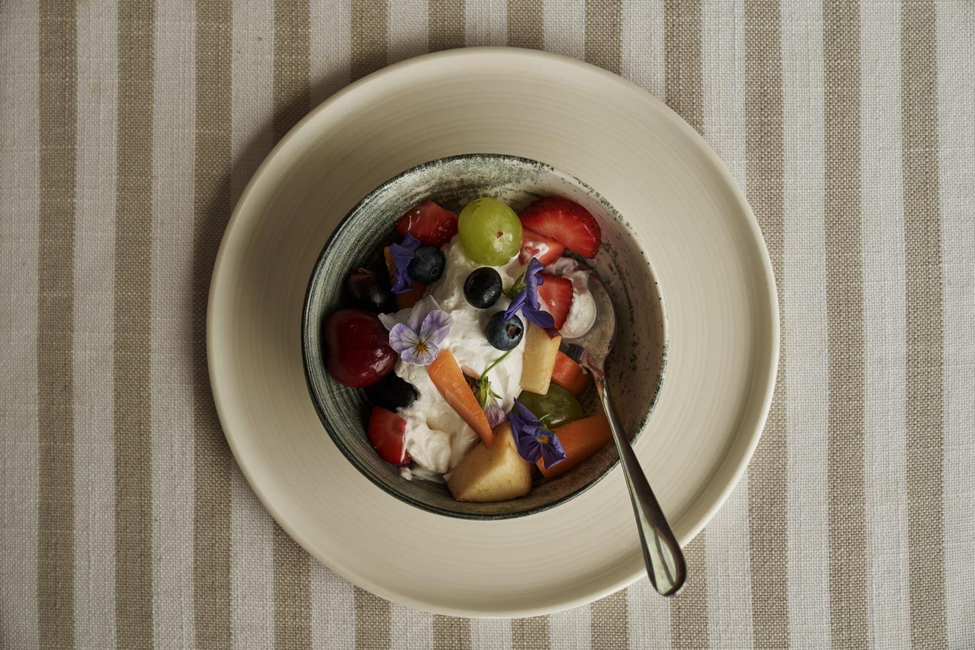Hotel The Newel Psychiko Atenas Exterior foto Fruit salad